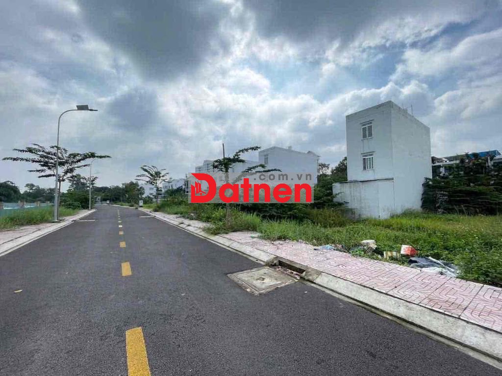 LÔ ĐẤT ĐẸP NGANG 5 DỰ ÁN ĐƯỜNG 8M CÓ VĨA HÈ GIÁ TỐT