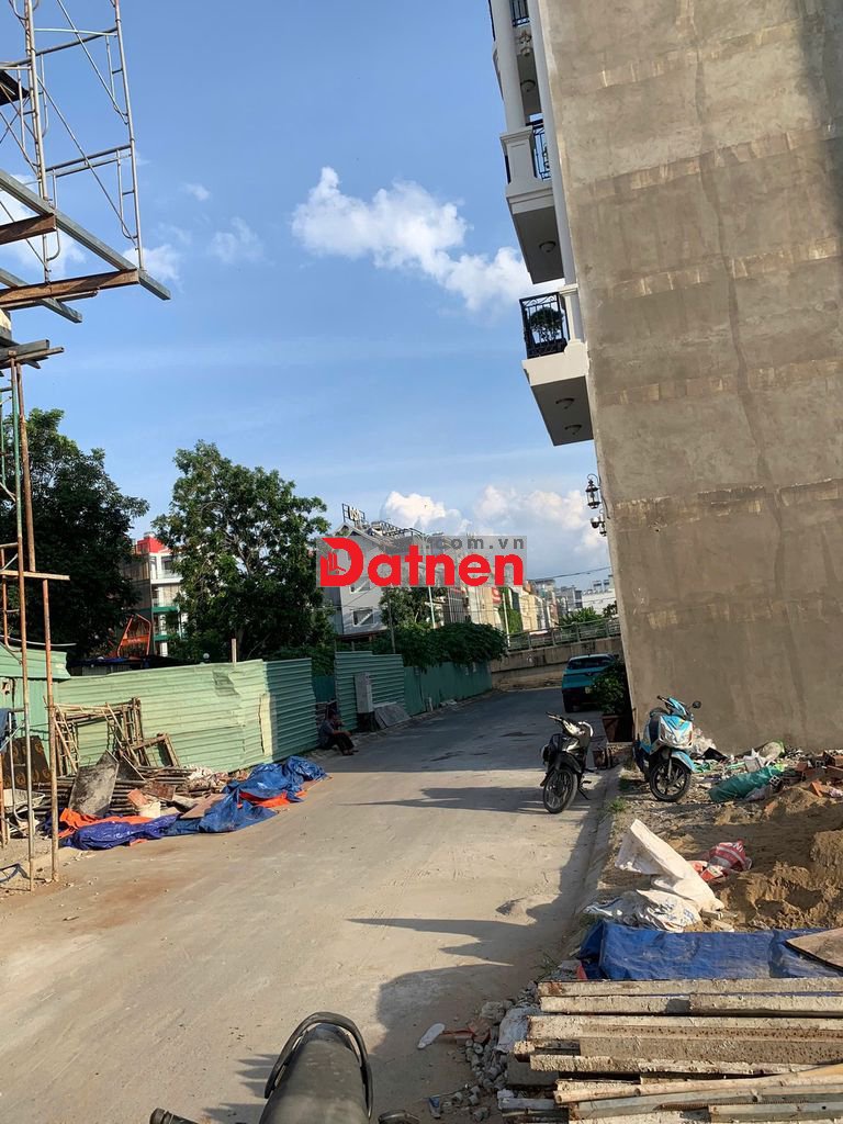 Bán đất thổ cư bên cạnh cầu Him Lam Q7