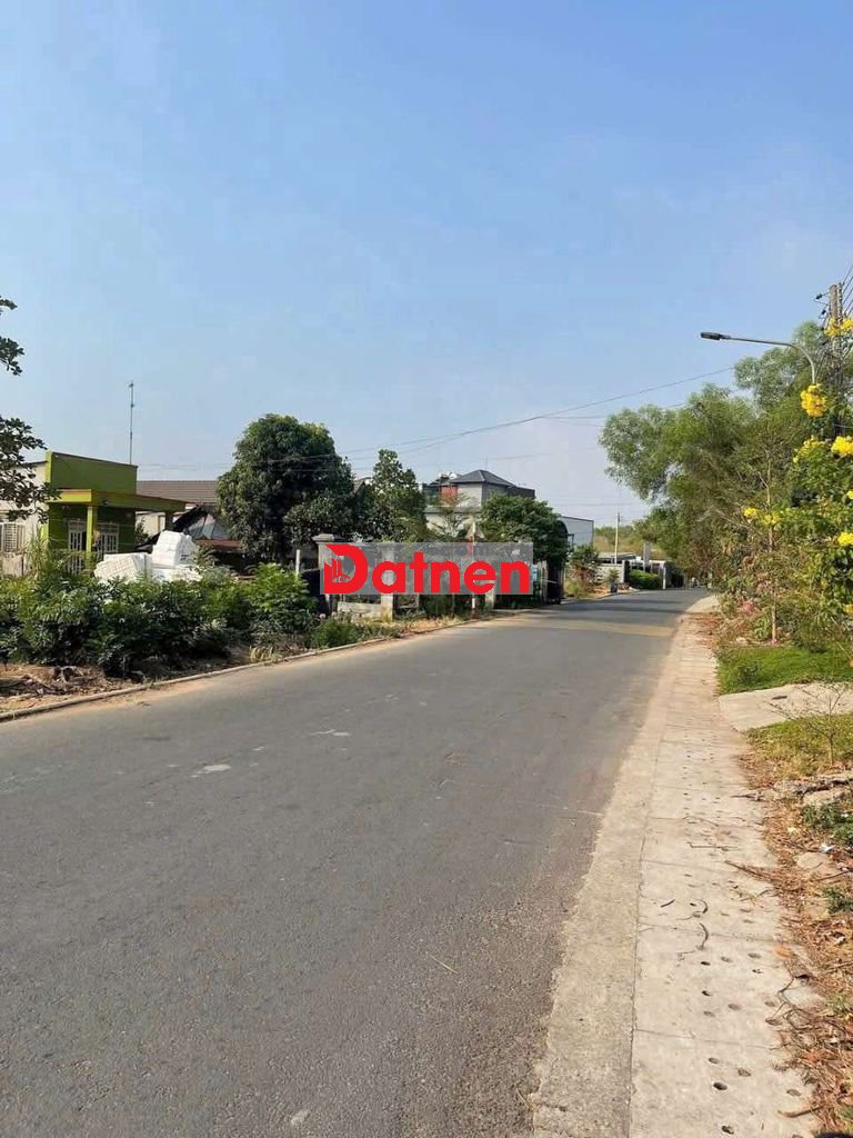 MT kinh doanh các kiểu phú mỹ DX 37. Tổng 180m.Giá 4 tỷ650