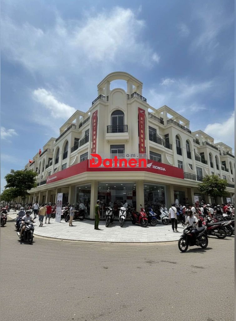 Nền Góc, sau lưng biệt thự. Mua ở, đầu tư, tích sản. Lh: ***