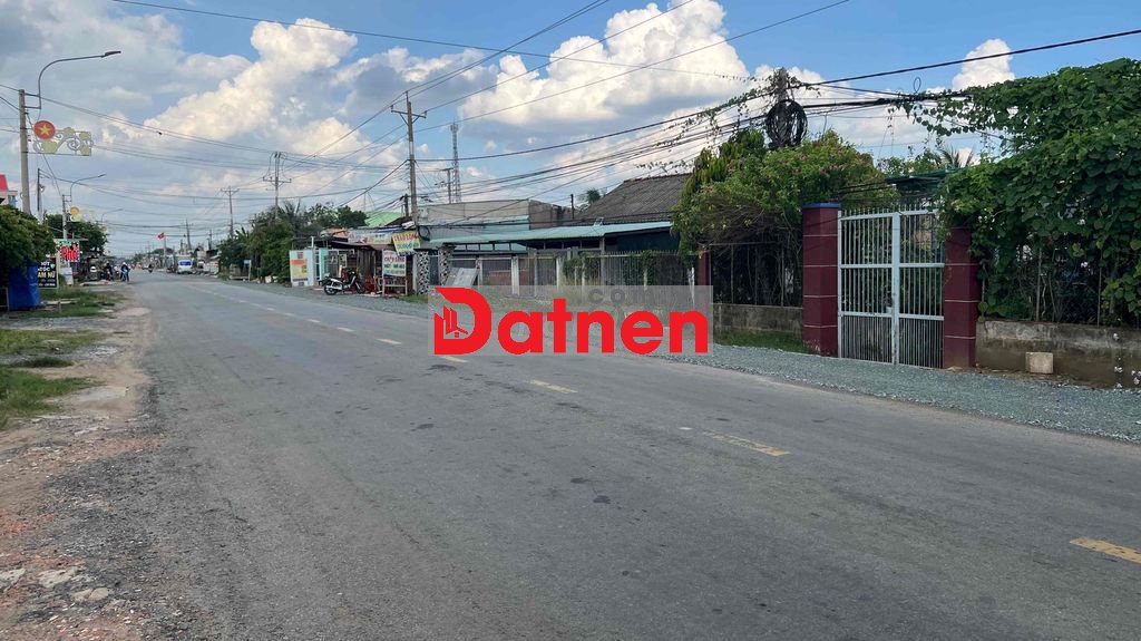 Bán đất mặt tiền ĐT835B, có 926m2 thổ cư