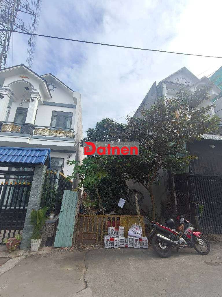 NHỈNH 3 TỶ CÓ ĐẤT CỰC RẺ TẠI TRUNG TÂM DĨ AN HẺM XE HƠI ĐẤT VUÔNG VỨC