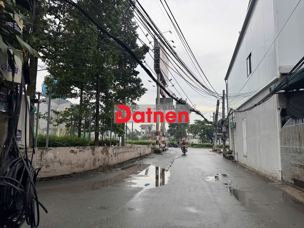 Đất ngay cổng chào BD cũ sau bệnh viện Hạnh Phúc -cách Quốc Lộ 13 150m