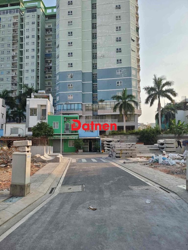 Đất hẻm thông 8m đường Tô Hiệu sát Q11, Dt: 4x14m Giá 7,4 Tỷ