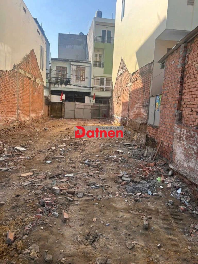 BÁN LÔ 175M. NGANG 7M GẦN LÊ VĂN VIỆT. Q9