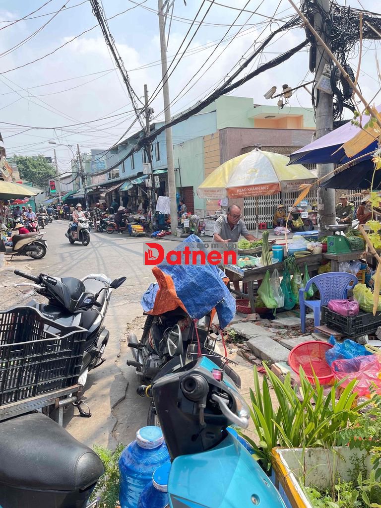 cần bán đất tại chợ