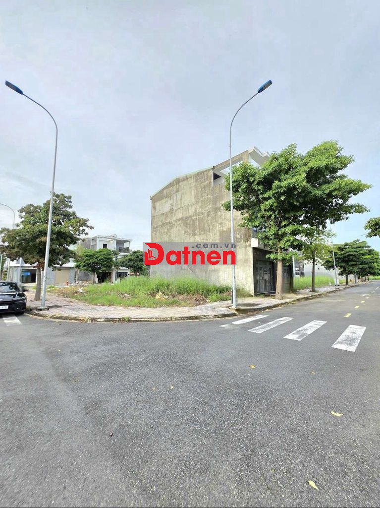 Bán gấp lô góc 2 mặt tiền, hướng đông nam