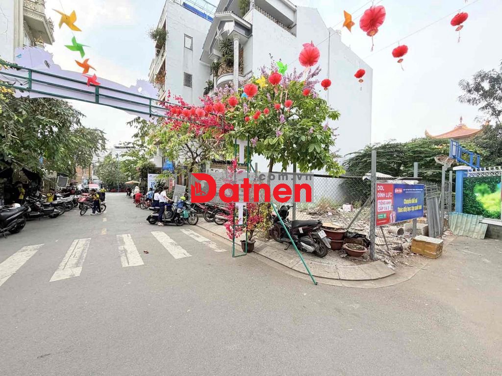 Bán Lô đất đường Ni Sư Huỳnh Liên Tân Bình, 240m2 ngang 10m