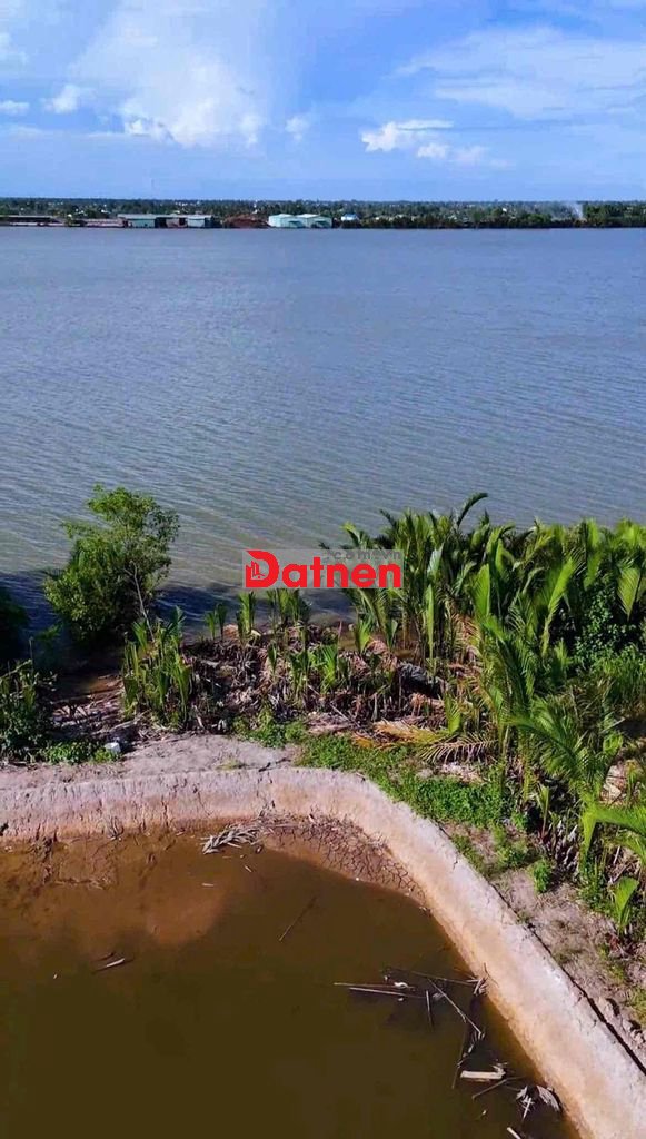 MẶT TIỀN SÔNG 2,649m2 THỔ CƯ – MẶT TIỀN NHỰA HUYỆN 83 🔥