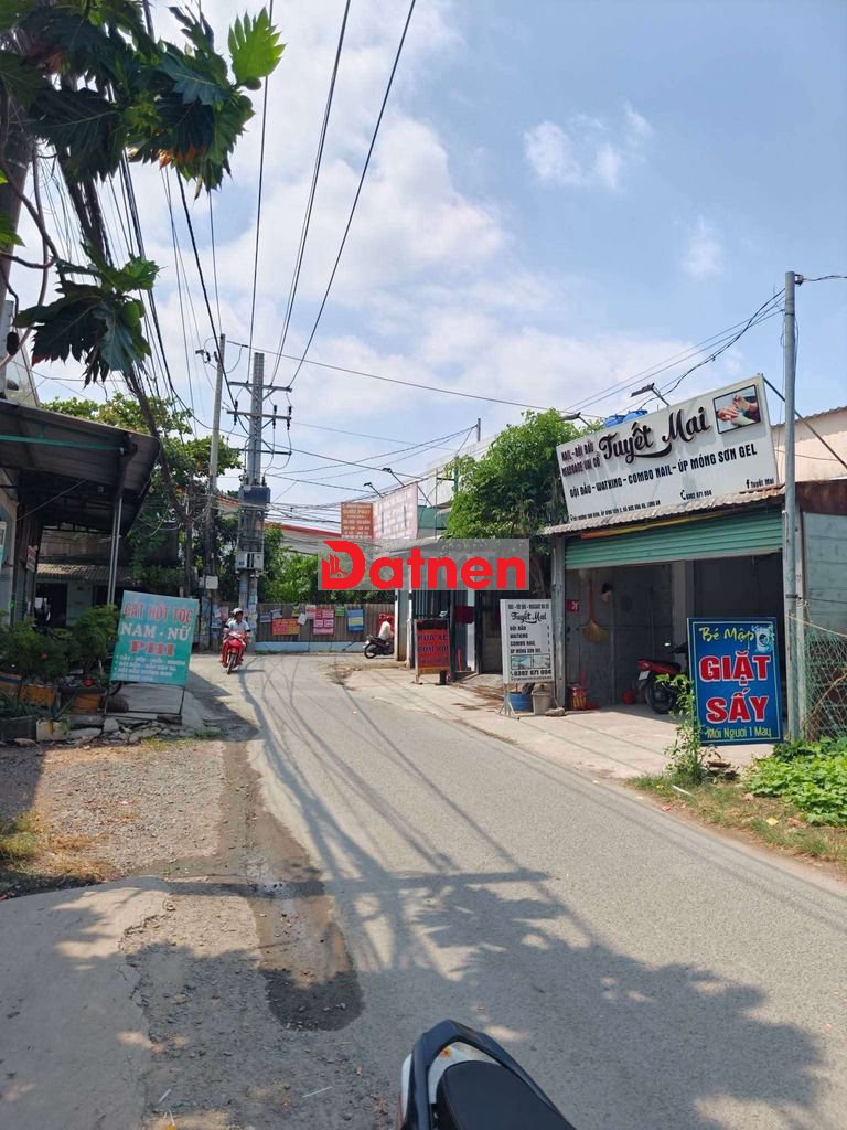 Bán nền đường Tám Bình