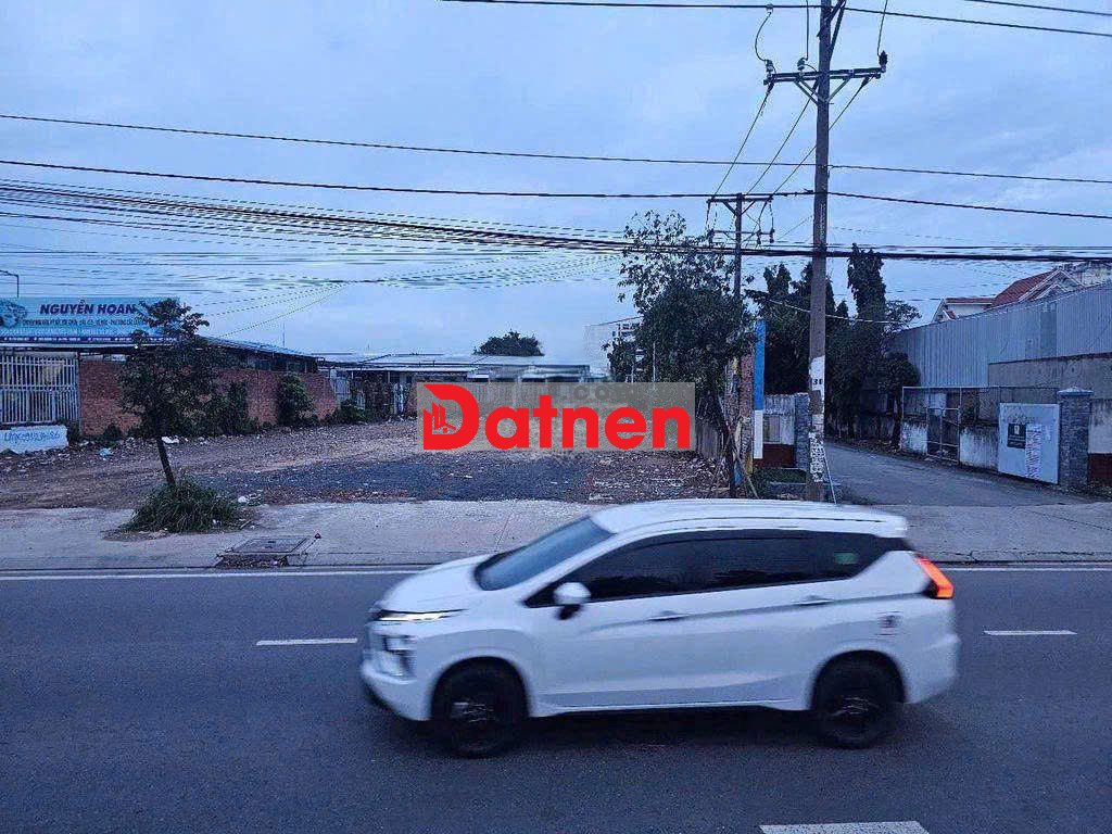 Chính chủ bán khuôn đất làm kho, xưởng MT ĐT743 - 25x102 - Giá 62 tỷ