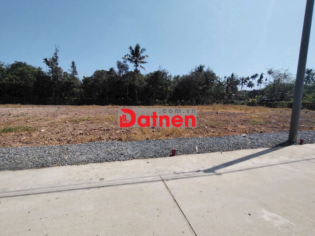 bán gấp nền 175m thổ cư 100% đường oto,khu dân cư,xây dựng tư do.