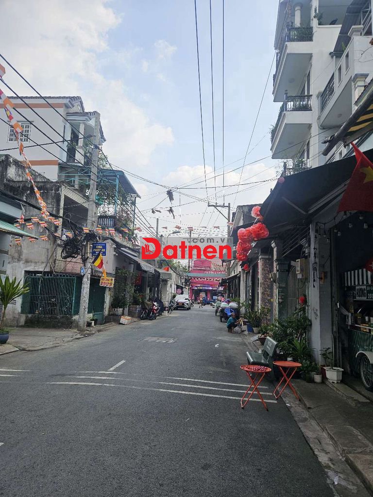 Hiếm ! DT 65m2, 5x13m, sổ A4, hẻm 5m Lê Văn Quới, 3Pn, giá 4,8 tỷ