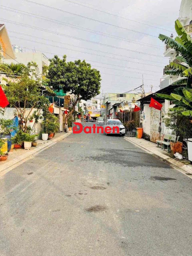 Lô đất 1/ Đường 10m Nguyễn Ảnh Thủ . Cách MT chỉ 50m.