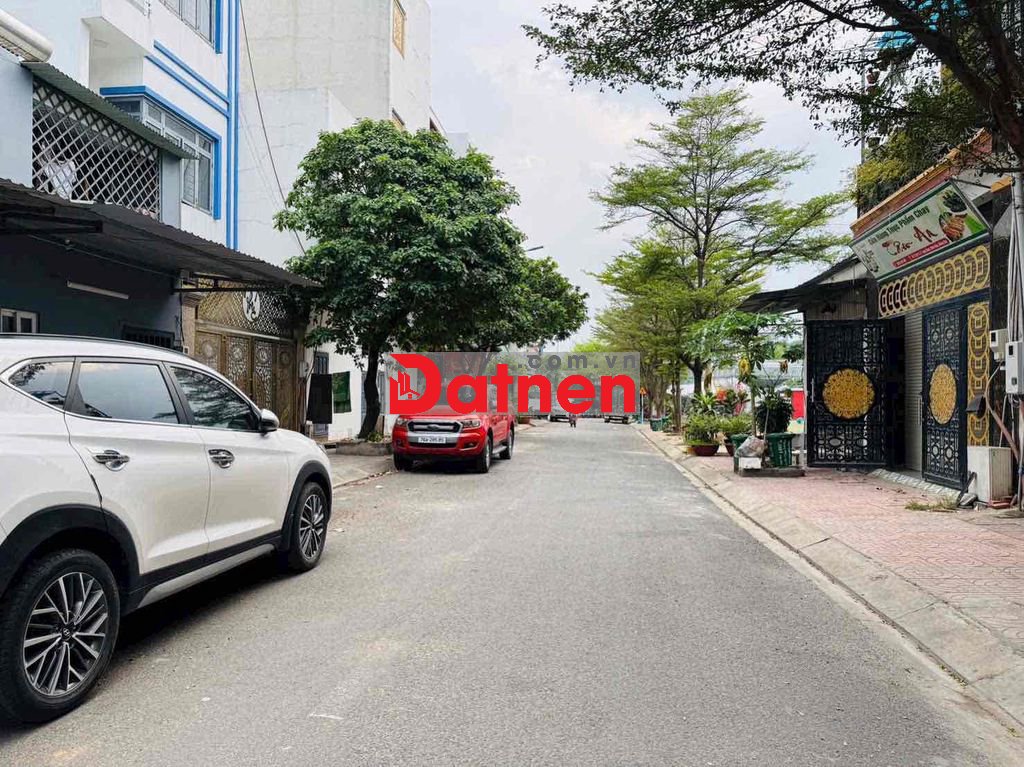 Lô đất vỉa hè cây xanh điện Âm phường Long Bình