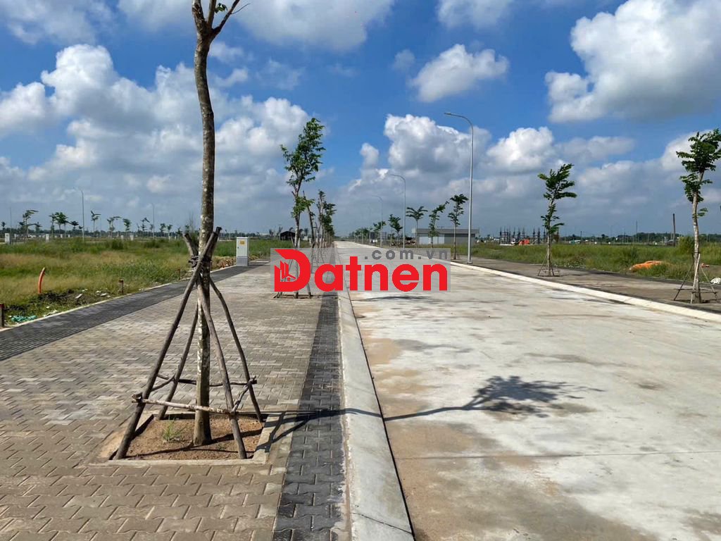 BÁN GẤP NỀN ĐẤT 90M2, SHR, KDC HIỆN HỮU, MẶT TIỀN ĐƯỜNG 18M, GIÁ 2TY3