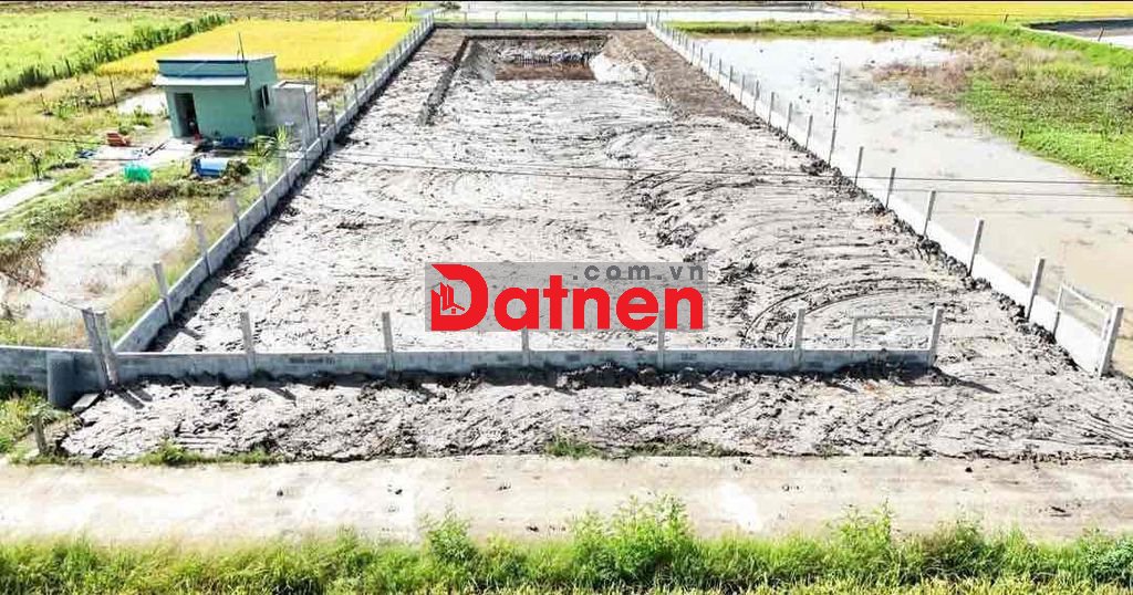 2000m2 có sẵn 200m thổ . Tổng giá chỉ 2,1 tỷ