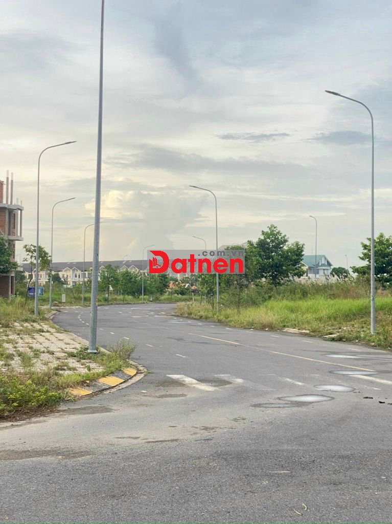 Hàng ngợp bán nhanh lô Khu 5 trục thông RD19 Long Hưng, giá 2,79tỷ