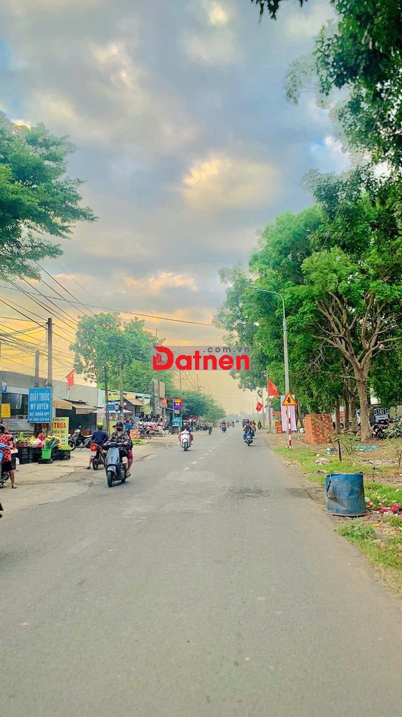 Cách Mặt tiền Phùng Hưng 30m đất thổ cư 100%
