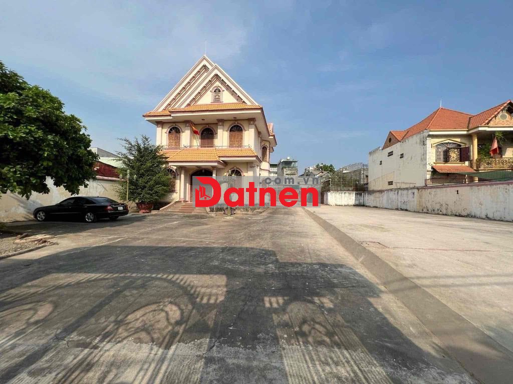 Chính chủ cần bán lô đất Mặt tiền đường lớn hơn 1.800m2 quận 9