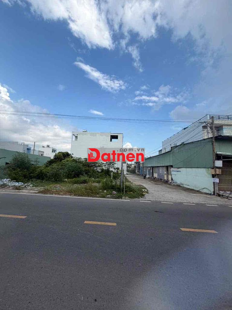 đất mặt tiền Lê Văn long hậu giáp nhà bè