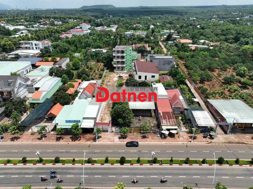 Vị trí 3 mặt tiền vip Châu Đức 2722m2, có sẵn 1 khách sạn, nhà hà