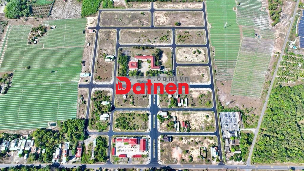 Lô góc 2 mặt tiền , 200m2 full thổ cư Tái Định Cư gần Biển Phước Hải