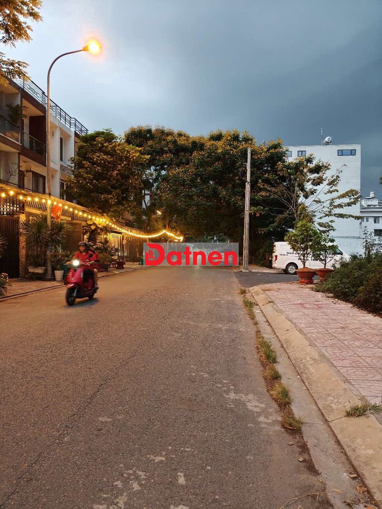 Đất Đường 12m Lê Thị Riêng.Ngay Khu Dân Cư Hà Đô. 5mx18m. Giá 5.550 Tỷ