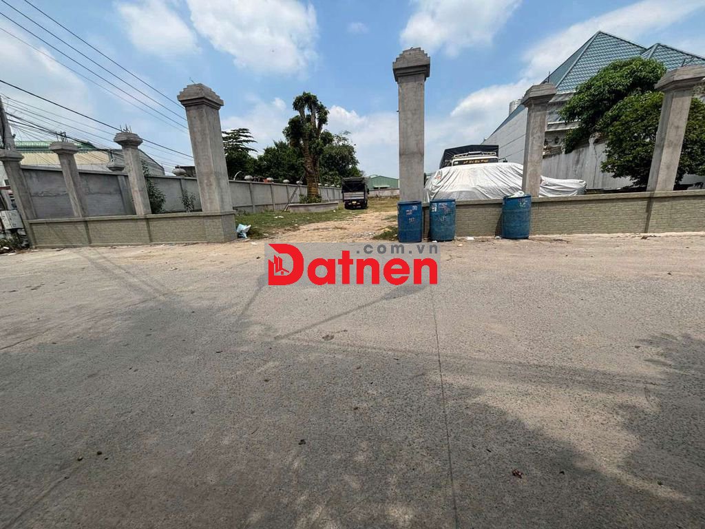 ông anh gần nhà cần bán lô đất