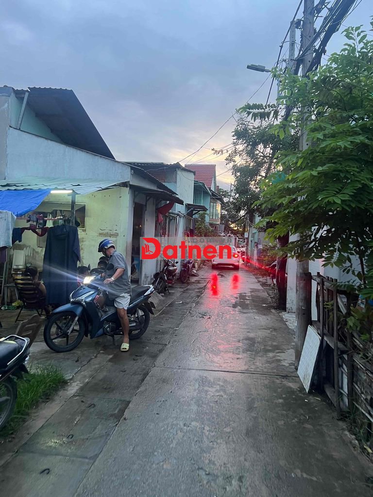 Đất thổ cư đường Nguyễn Văn Tạo, Long Thới