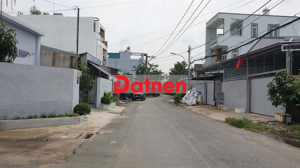 Chính chủ bán đất 5x20, full thổ cư, mặt tiền nhựa XTT27 cách PVH 100m