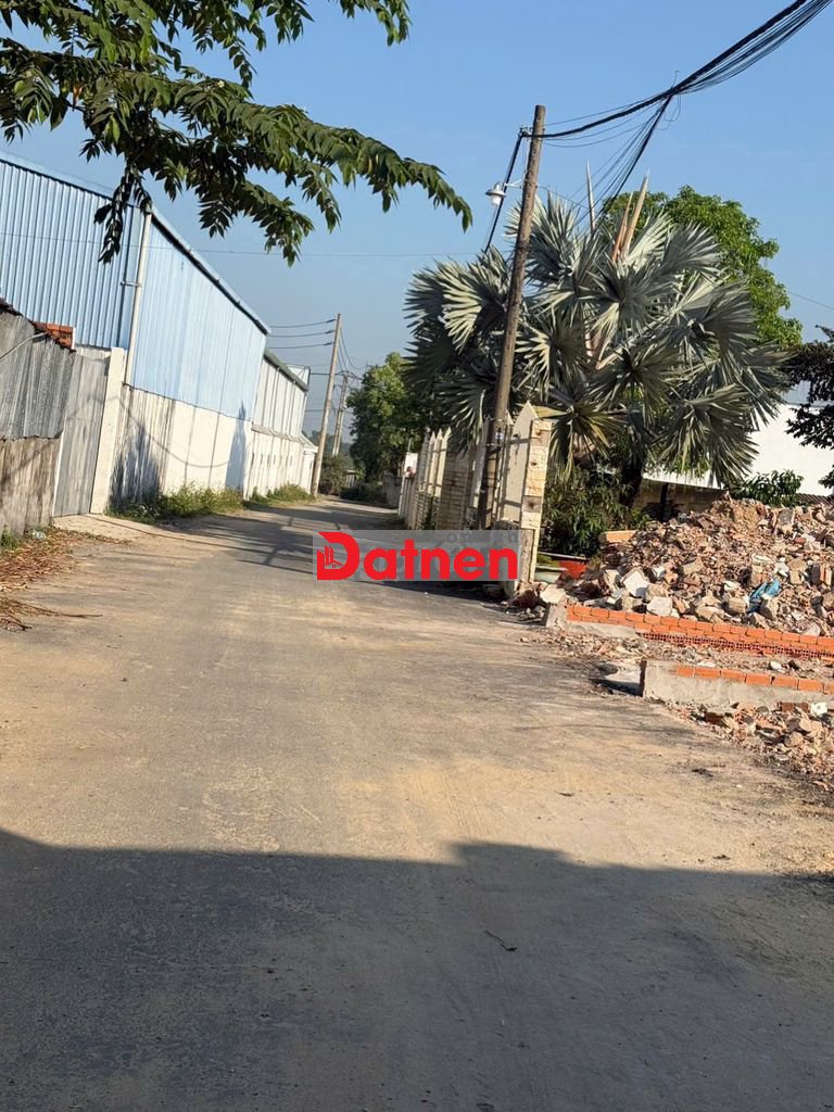 Đất 5*25m mặt tiền nhựa thông. Rất lâu mới có. Hóc môn cũ