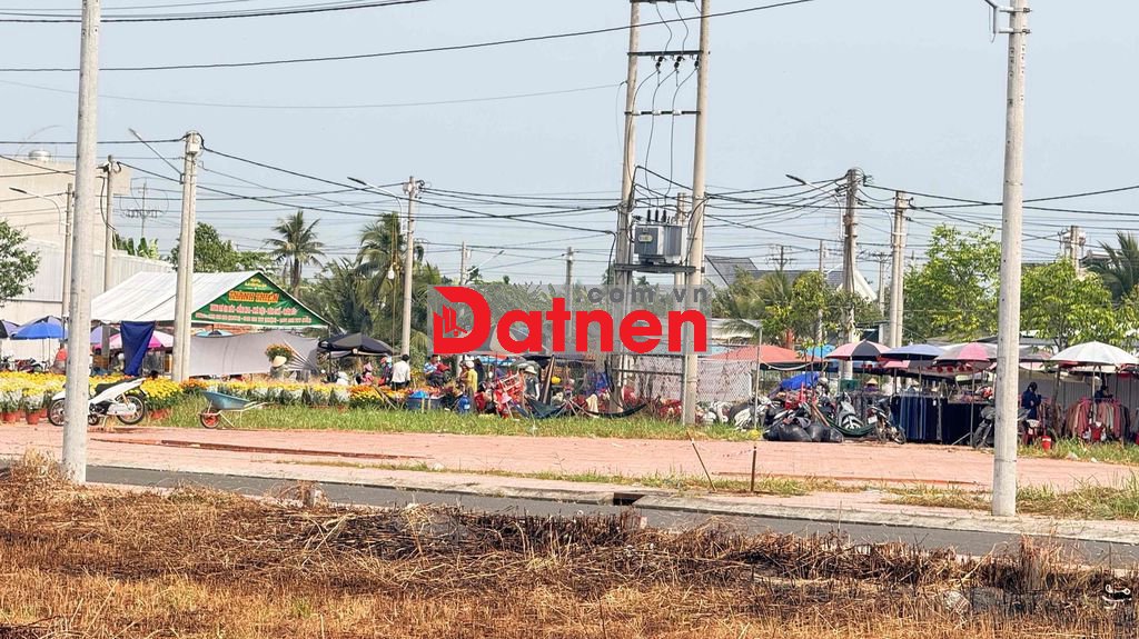 Nền Hưng Phát Mái Dầm hàng hiếm giá rẻ nhất