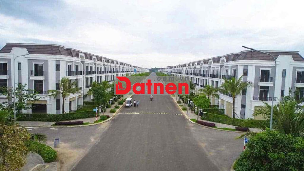 CẦN BÁN GẤP LÔ ĐẤT LẤY TIỀN VỀ ÚC SỐNG VỚI CON