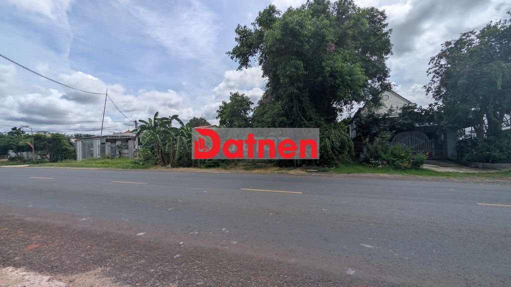 Chính chủ bán 833m² mặt tiền QL25 Chư Sê, 200m² thổ cư - 880 triệu