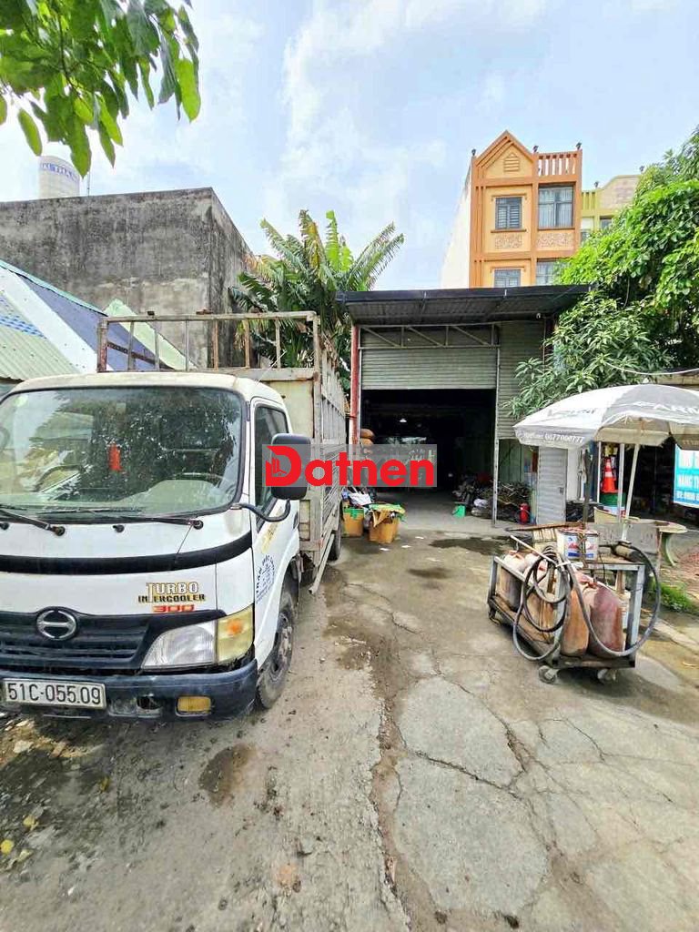 Bán đất 122m2- mặt tiền đường 30m- vòng xoay Phú Hữu