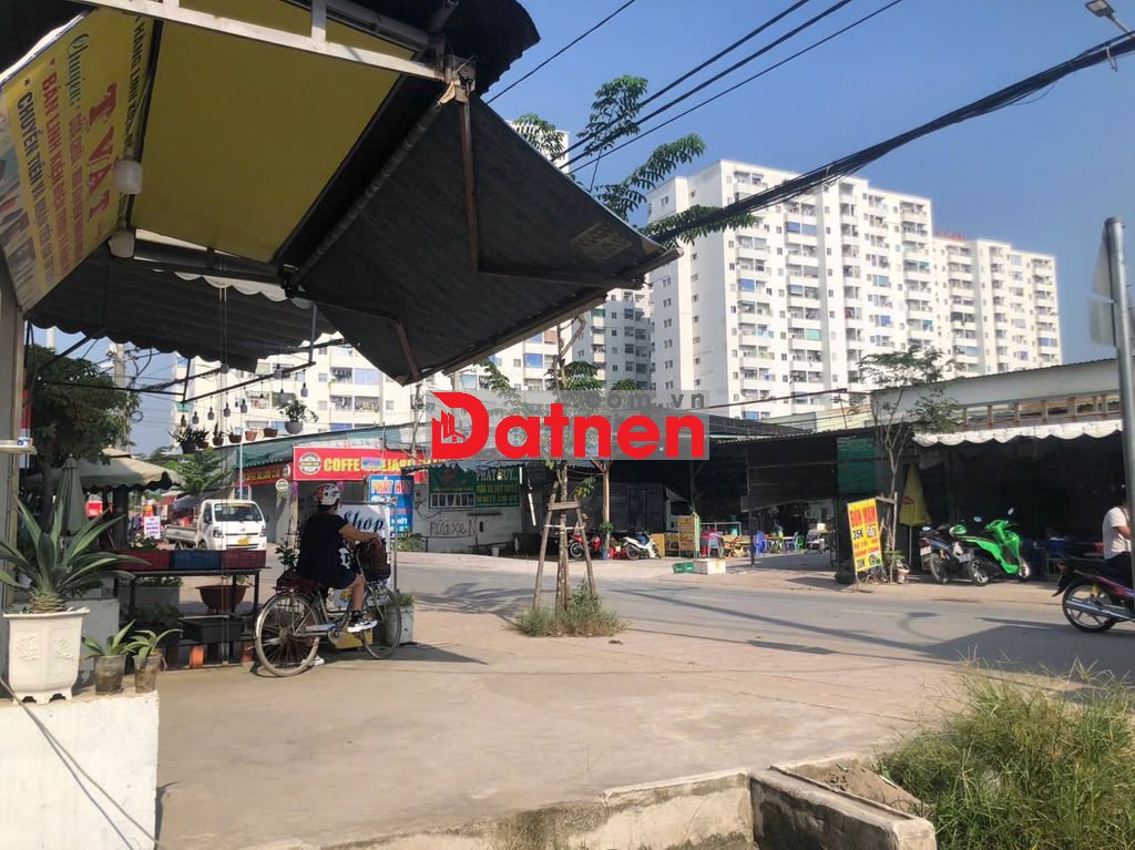 Cần bán gấp đất mặt tiền tặng nhà cấp 4 đường hồ văn Long