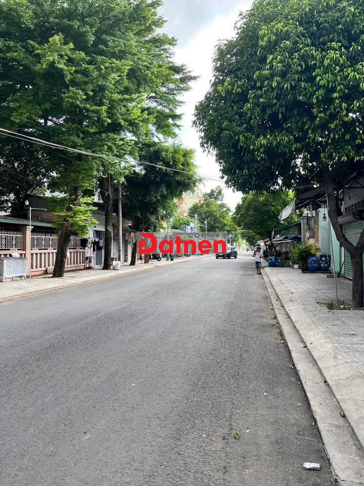 Cần bán đất MT Phan Văn Hớn, SHR, Chính Chủ, giá tốt cho đầu tư.
