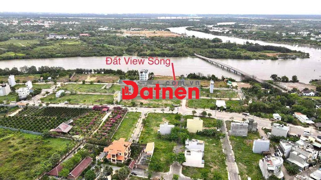 Đất biệt thự đụng mặt nước view Sông Tắc lớn Q9 -300m2
