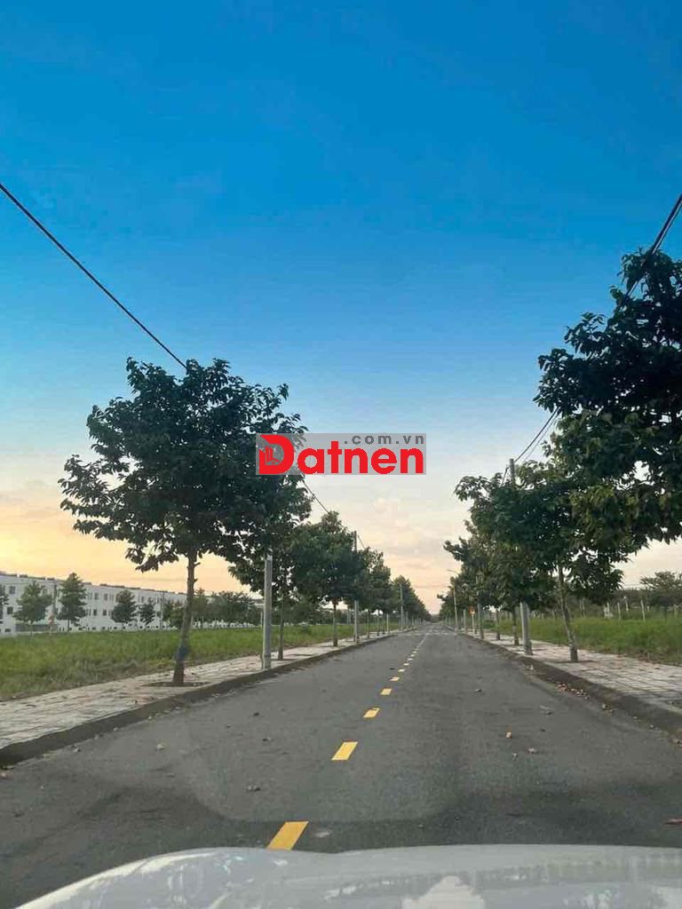 cần bán gấp lô đất về cali ở với con