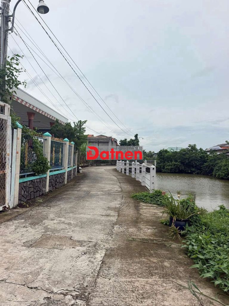 Hàng ngộp . chỉ 330tr sở hữu 100m² . đường ô tô ,dân cư đông đúc