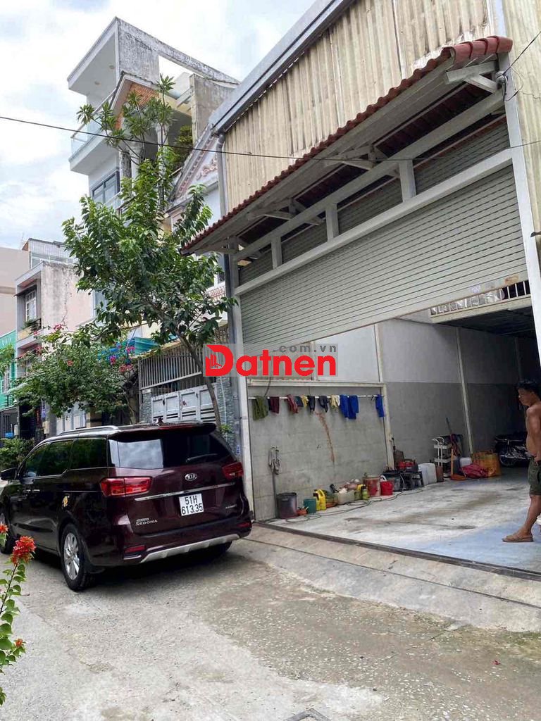 BÁN ĐẤT TẶNG NHÀ-DIỆN TÍCH RỘNG-GIÁ TỐT-HẺM XE HƠI 1942 HUỲNH TẤN PHÁT