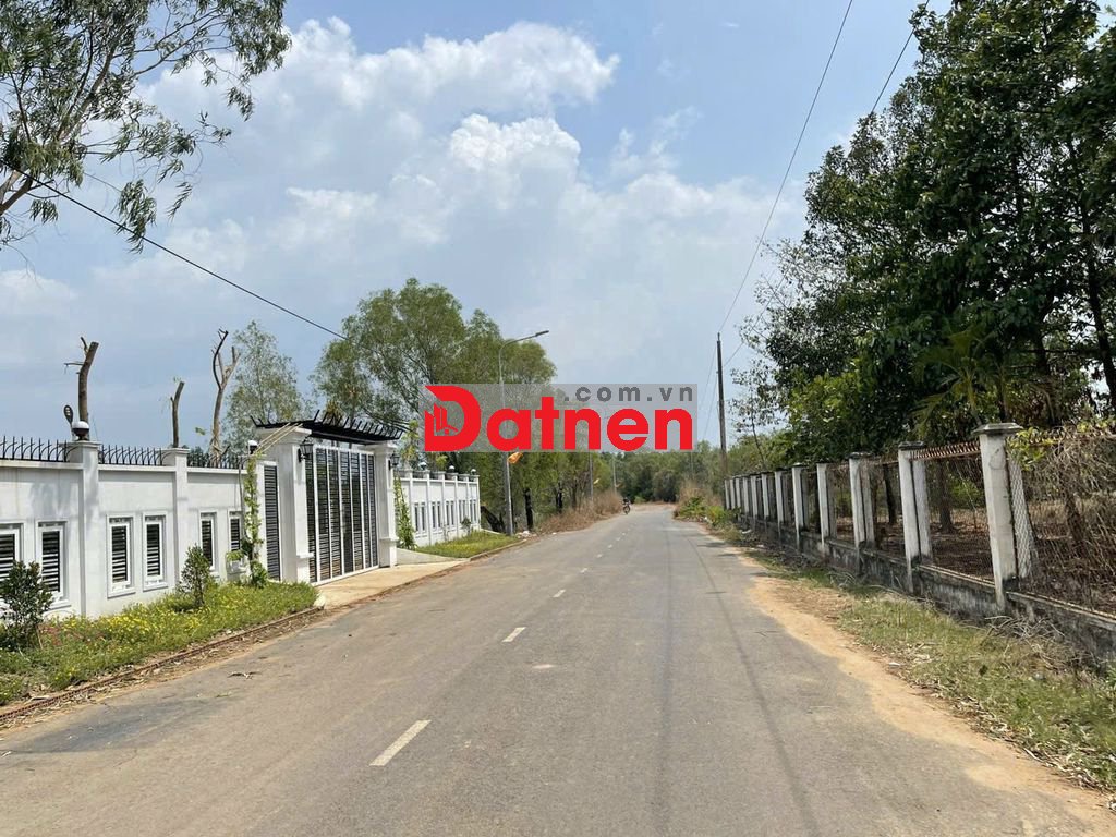 Cần bán đất đường Hùng Vương - Nhơn Trạch. - Diện tích 5,670m2