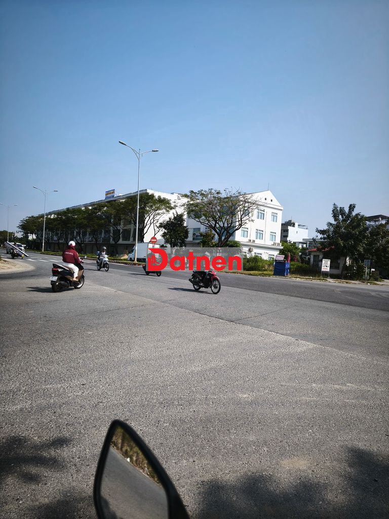 Cặp mặt tiền Võ Chí Công, đường lớn kinh doanh