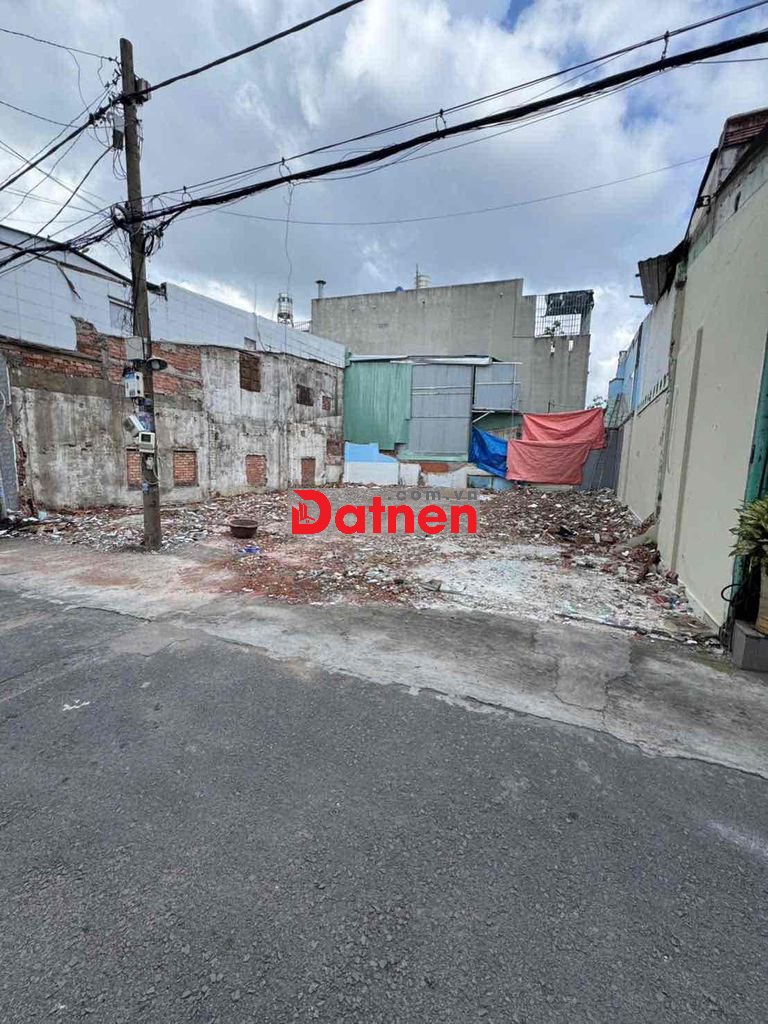 Chính chủ bán đất DT: 80m2 kê bên trường Cấp 1 gần chợ Linh Xuân TPHCM