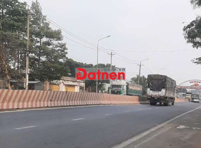 Bán đất lớn 900m xây nhà vườn hiawcj làm kho xưởng