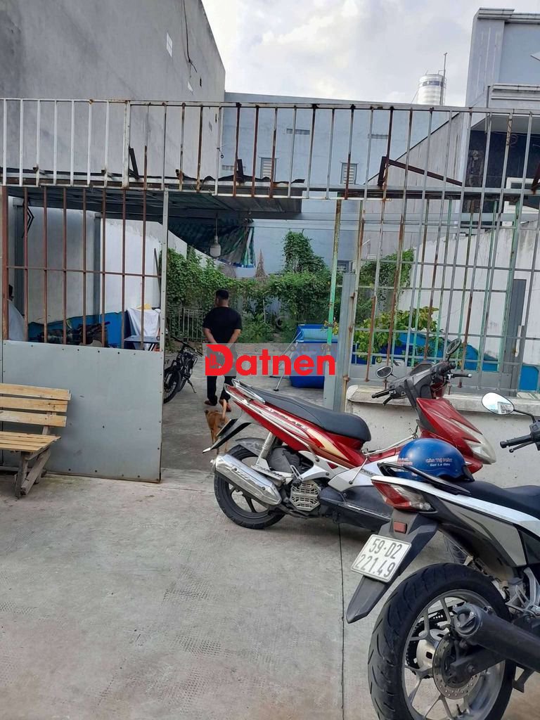 Đất 5,20 x 19m - Giá: 3 tỷ 850. Vị trí đẹp,sát chợ Ba Bầu.Giáp Quận 12