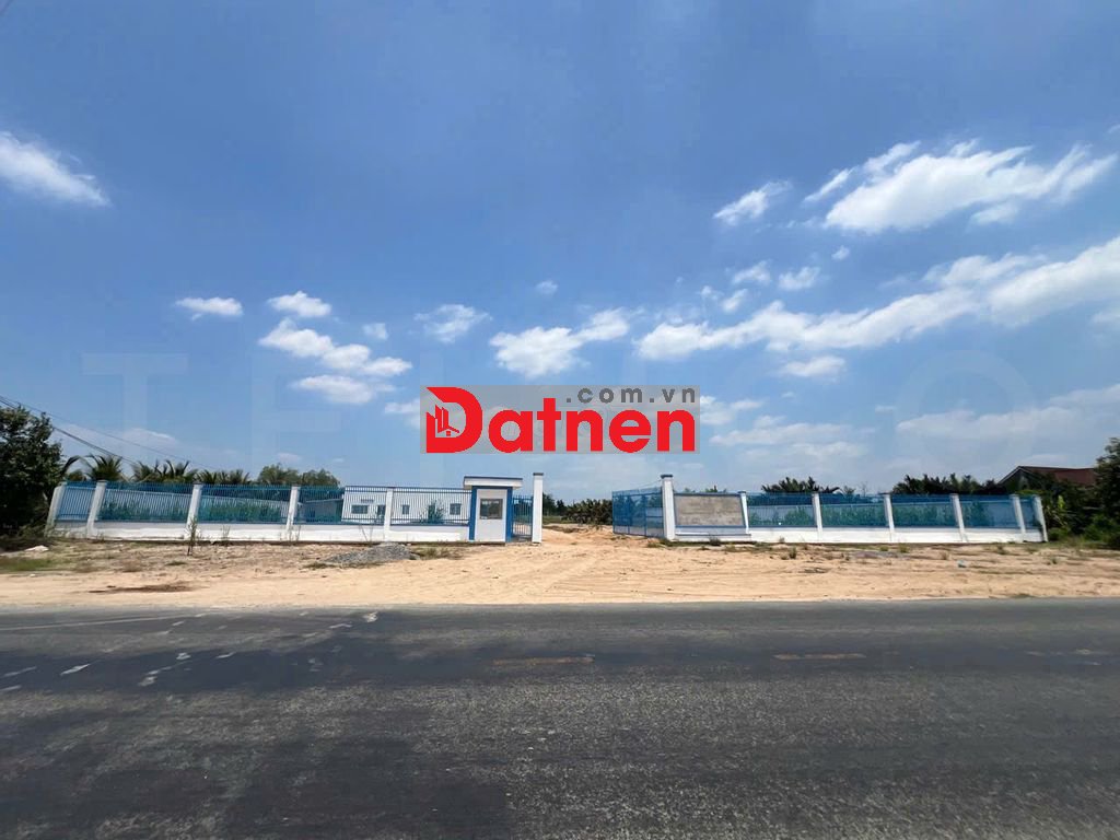 Bán gần 16.000 m² đất có mặt tiền giáp sông 2.000 tấn và lộ Container