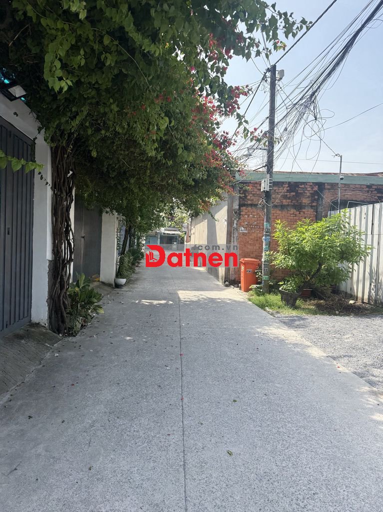 Chỉ còn 1 lô ***: lô đất thổ cư 100% Lê Thị Lơ HM.
