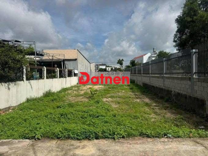 930tr Đất mặt tiền kinh doanh gần chợ, đường Trần Tử Bình (10x28) shr